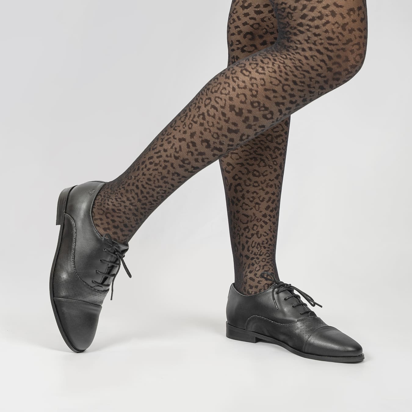 Chaussures de ville végan et écologique femme richelieu noire cuir végétal - Aiko Cog