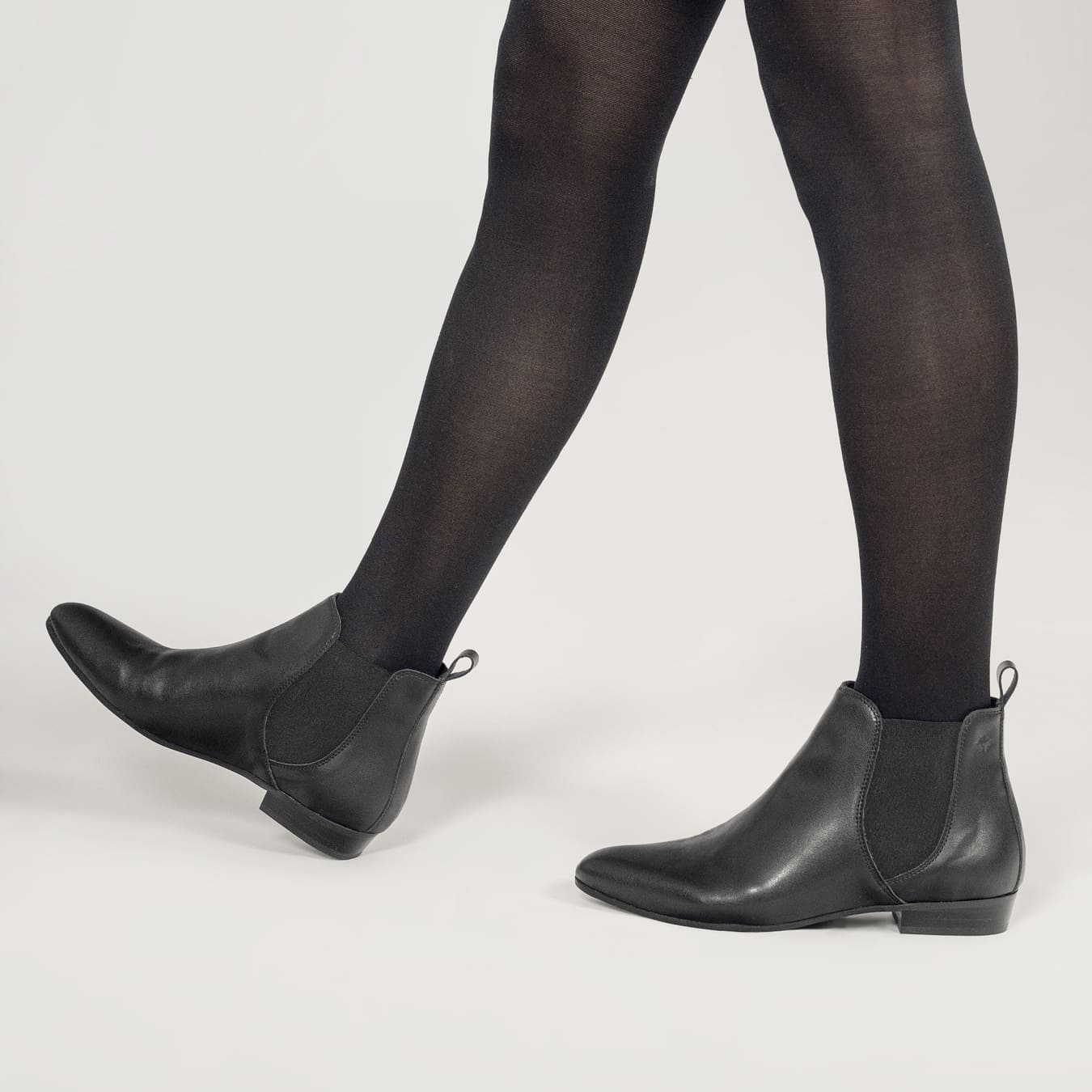 Bottine végan et écologique femme noire - Laïka Cog