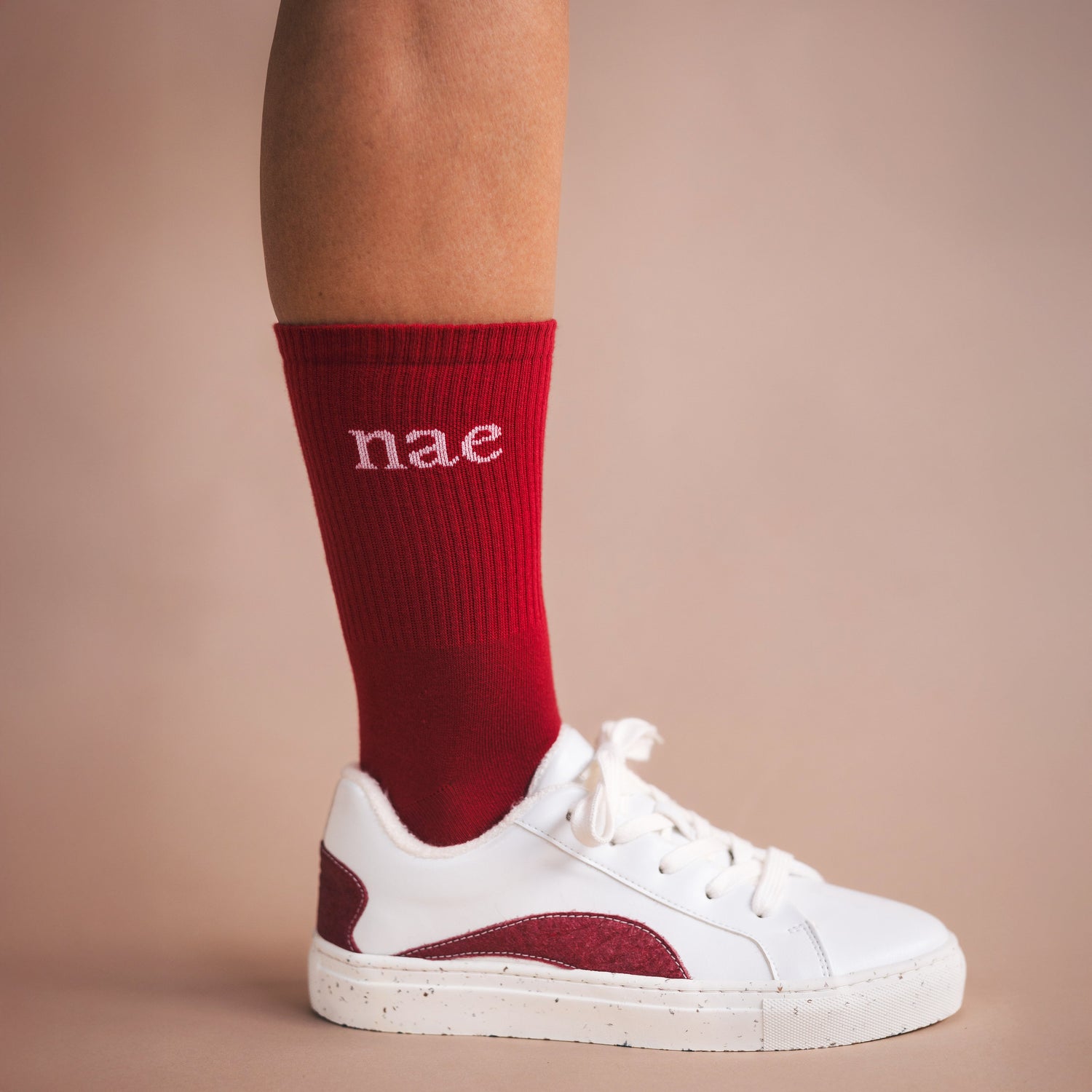 vegan sneakers with red socks made with organic cotton NAE