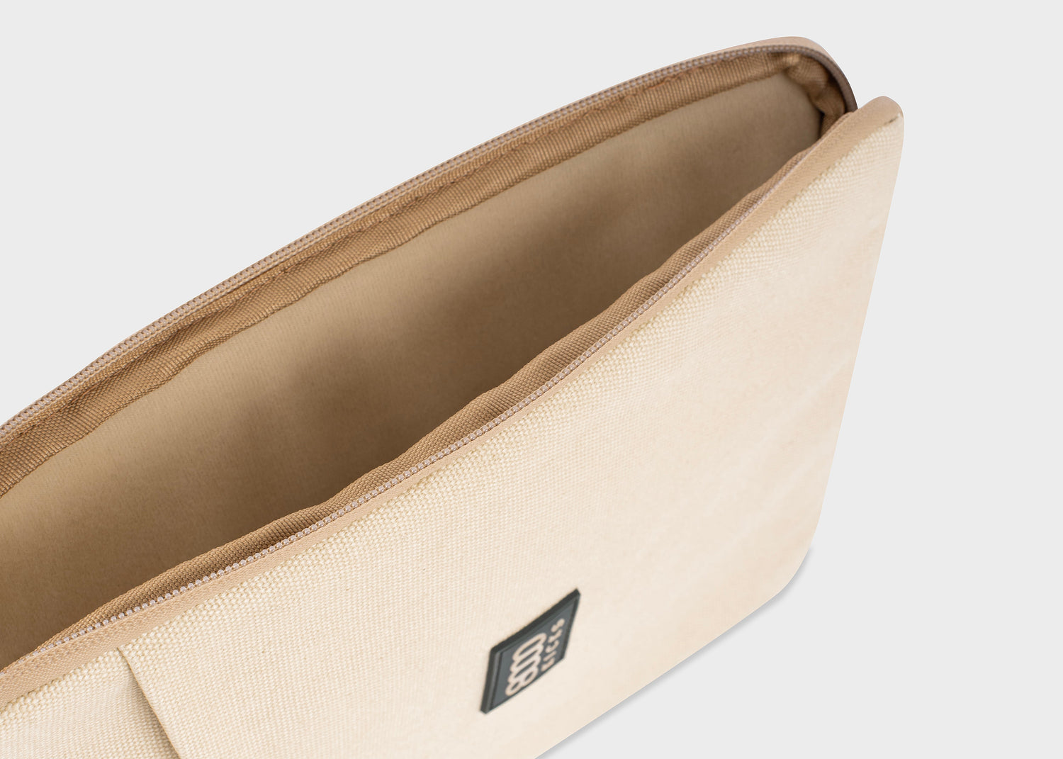 Laptop Hülle aus Hanf in Beige & Schwarz