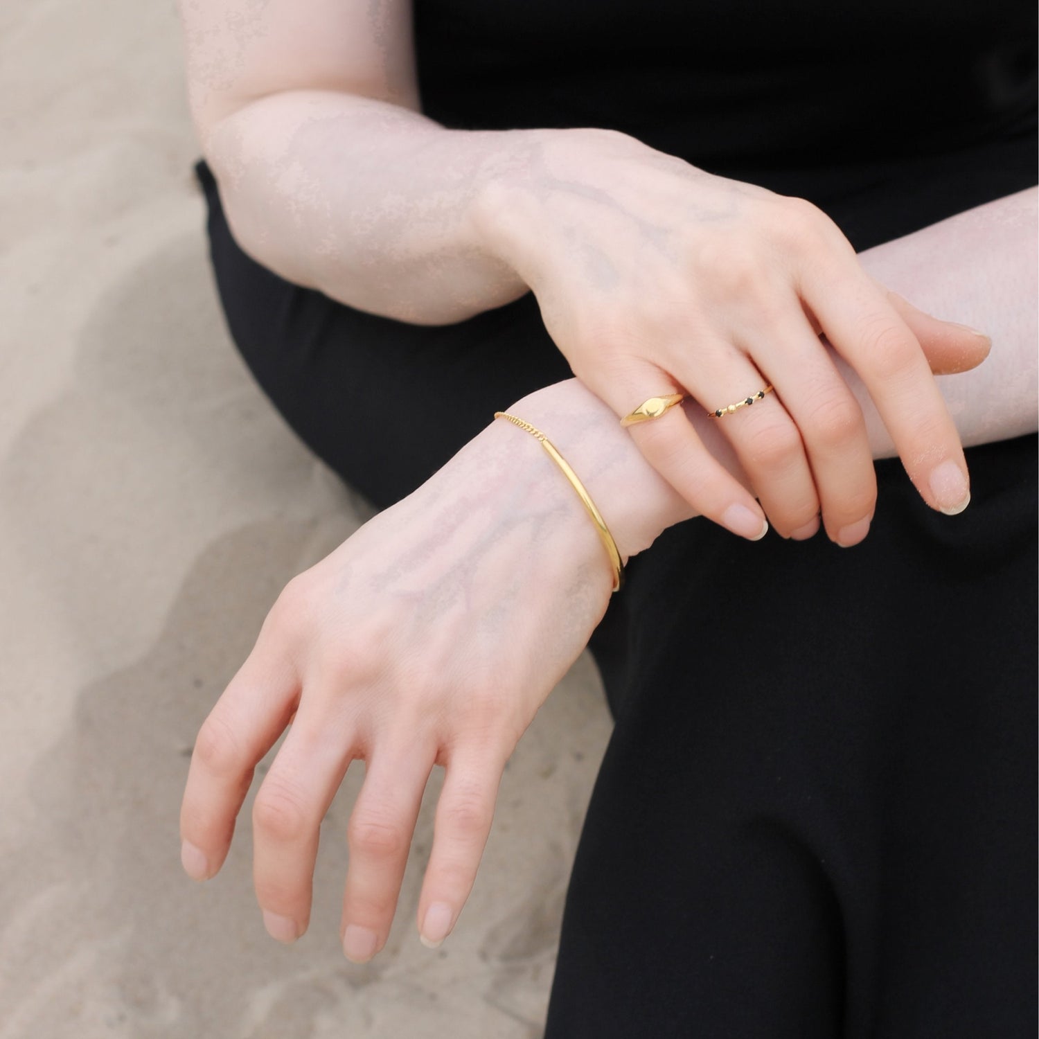 Cosima black spinel ring
