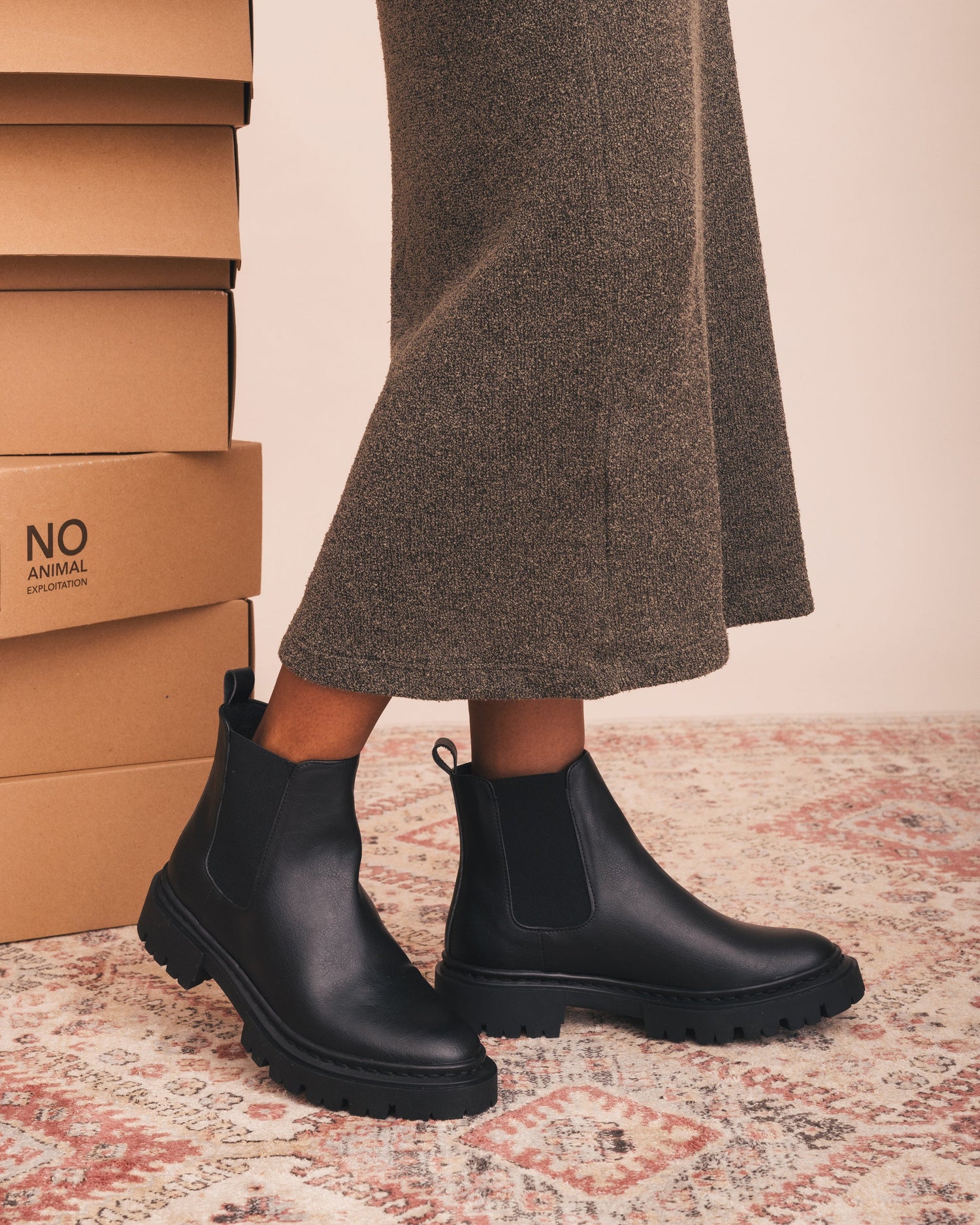 MOLLY Black Vegan Chelsea Boots