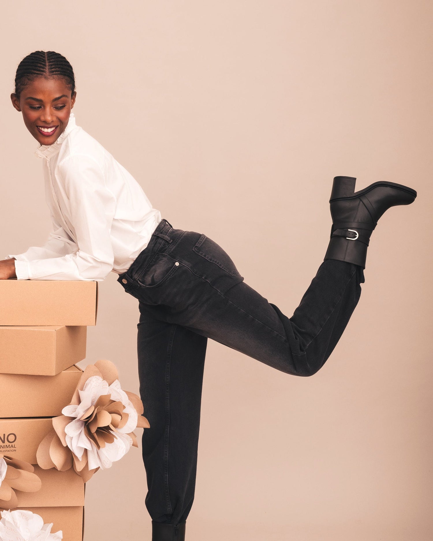 TULAI Black - Elegant Vegan Boots with Heel