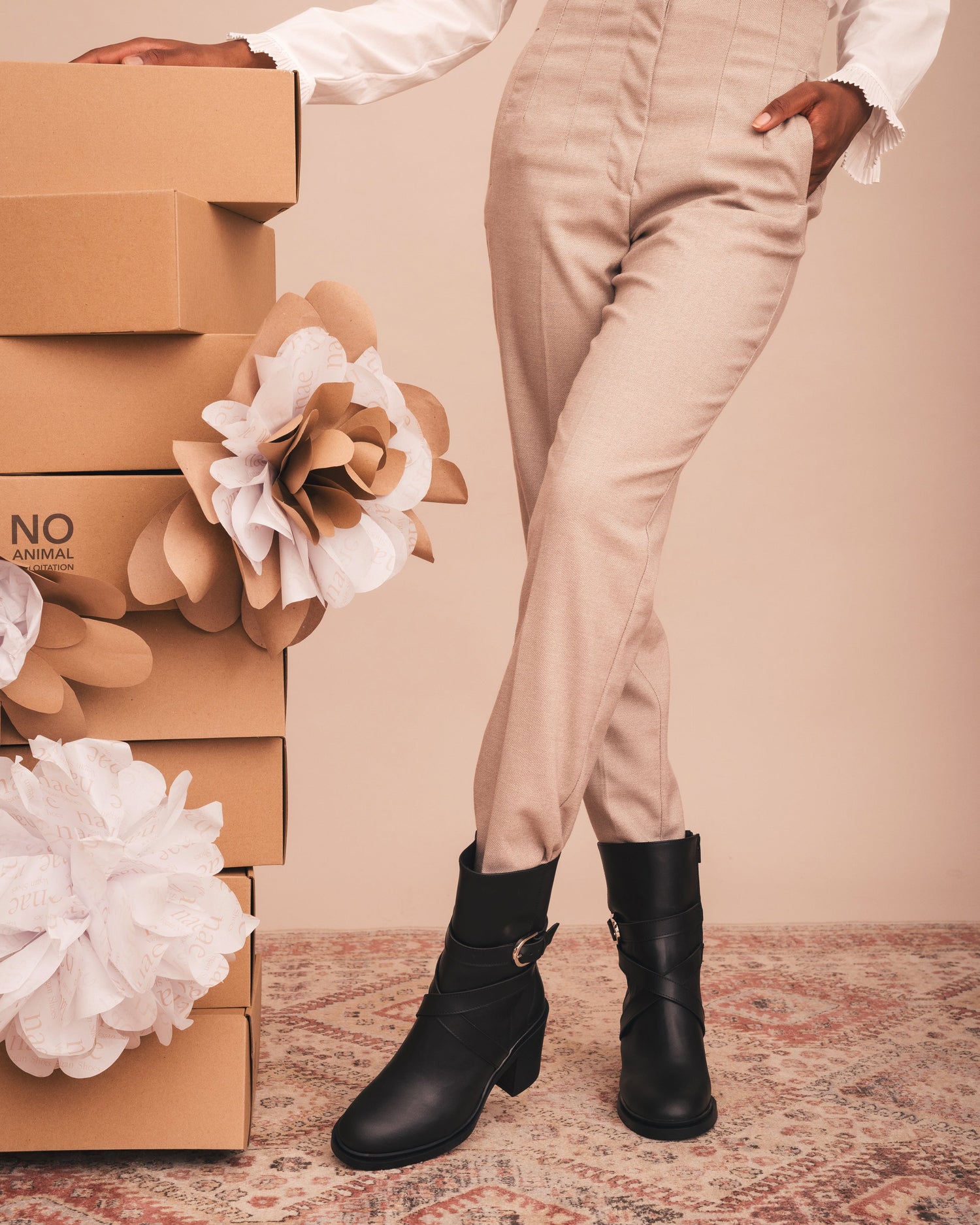 TULAI Black - Elegant Vegan Boots with Heel