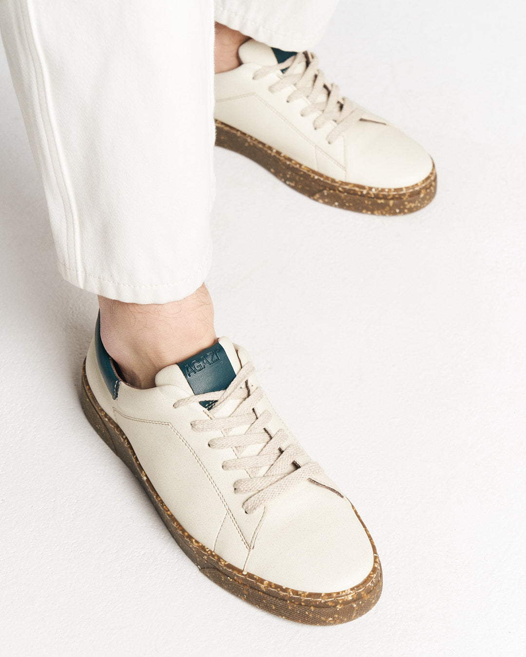 JACOB Vegane Sneakers in Beige & Grün aus Apfel- & Maisleder