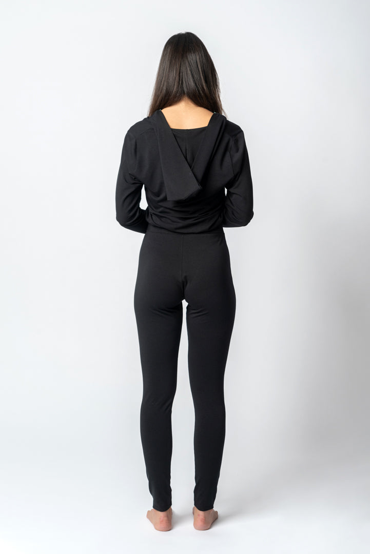 Schwarzer Jumpsuit mit Kapuze und Frontreißverschluss – Bernardette