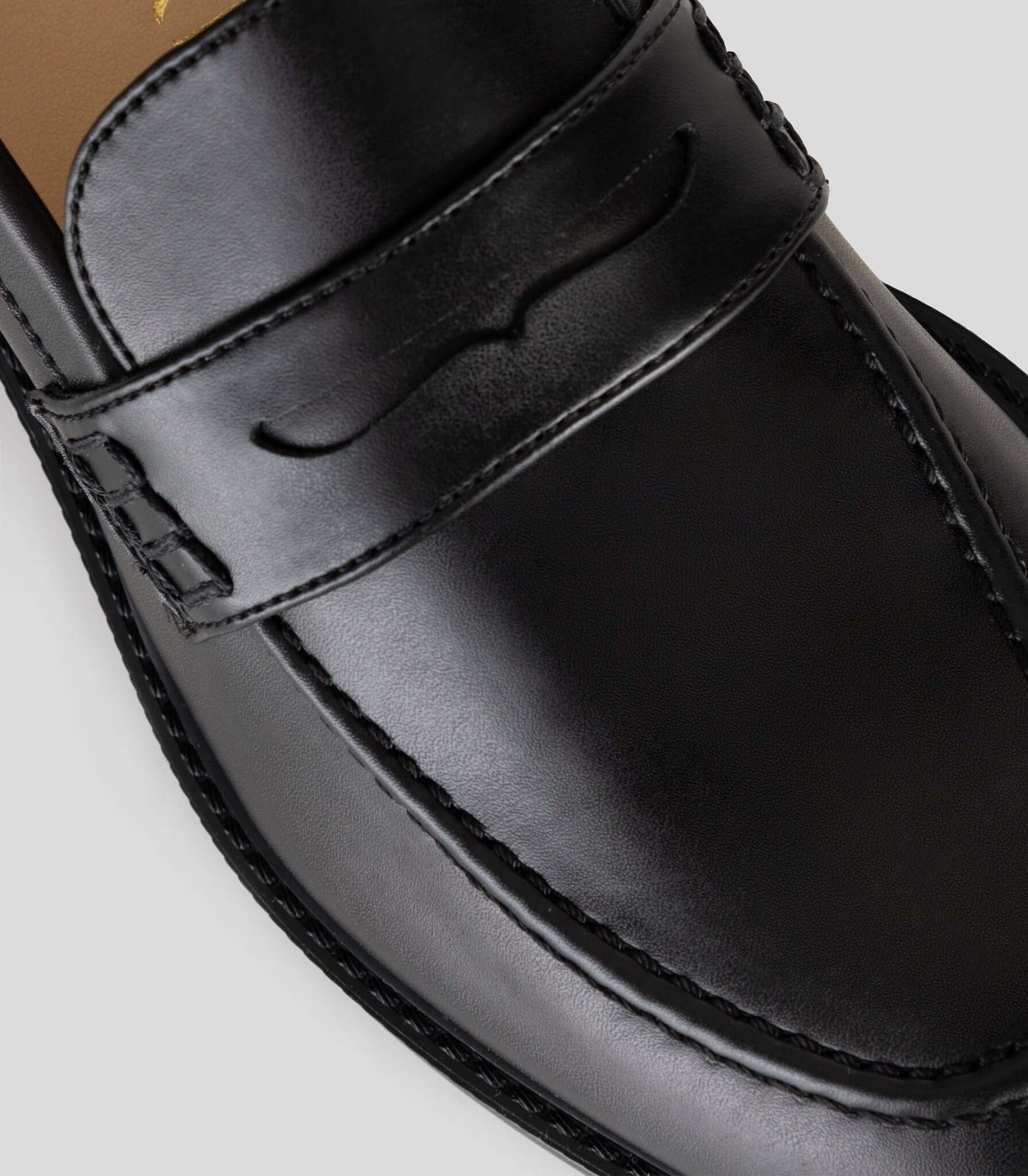 Black vegan loafer for women by Solari Milano, upper detail