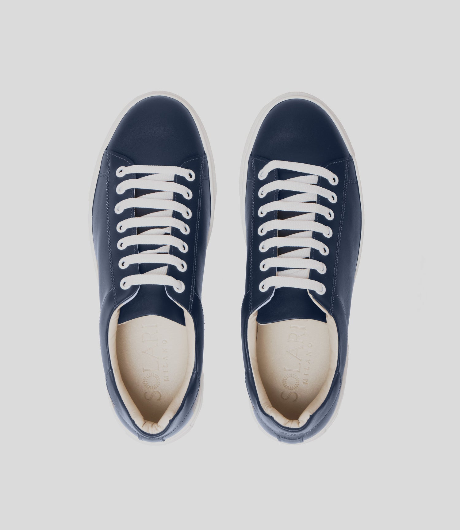 Veganer Sneaker in Weiß und Blau - Handgefertigt in Italien