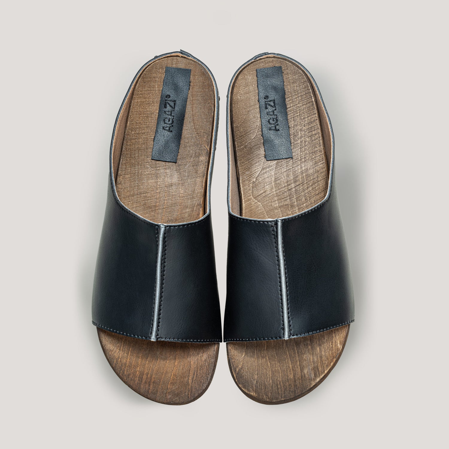 „Pilates, babe!” plant-based clogs: black