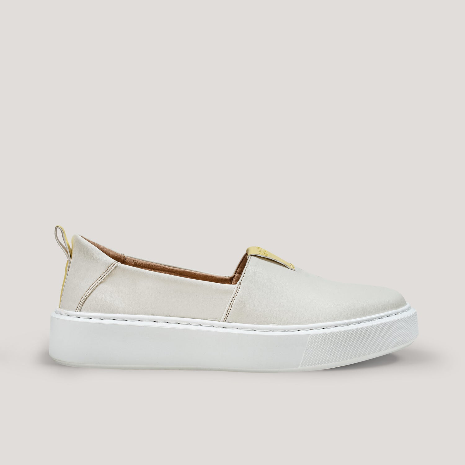 „You go, girl!“ Sneaker aus italienischen Oliven
