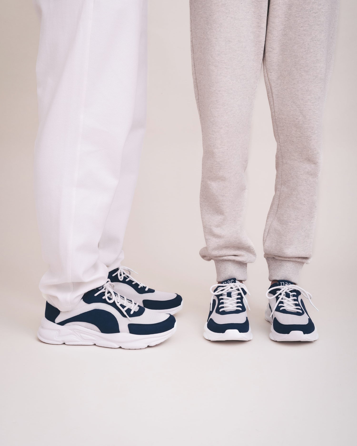 Baskets véganes unisexe bleu sneakers urbaines légères confort quotidien durable