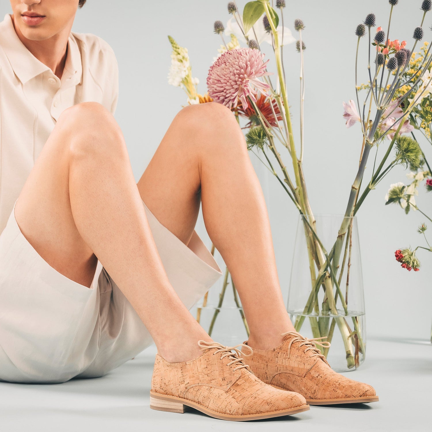 Cork vegan shoes for men with short pants | NAE Vegan Shoes
