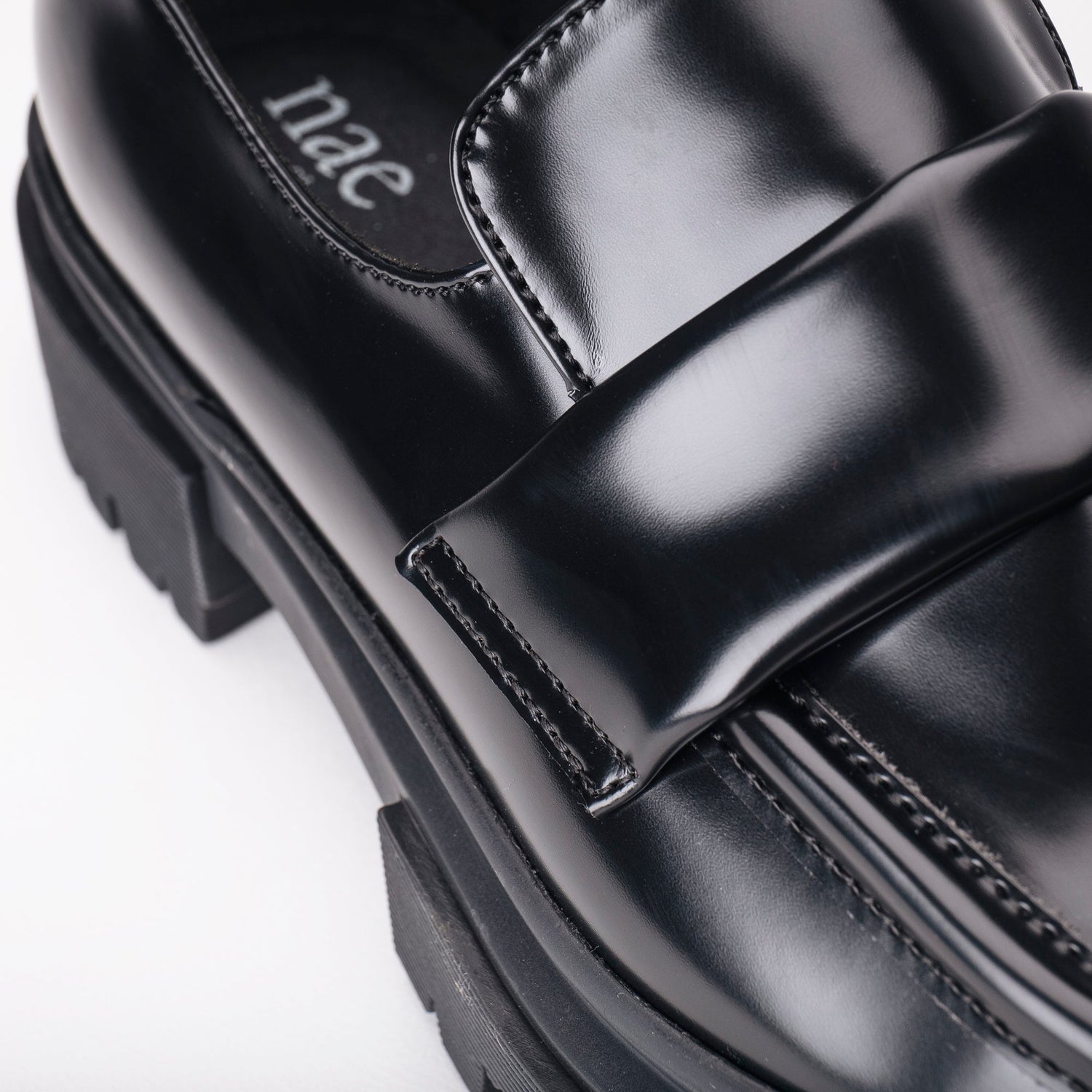 black loafers flat shoes moccasin in vegan leather microfibers ridged sole