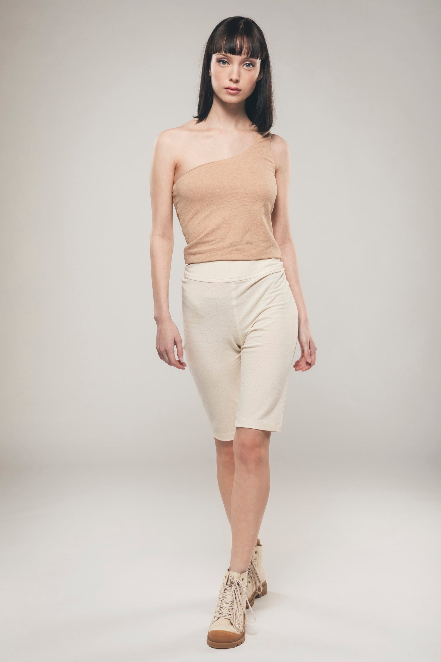 Braunes One Shoulder Top aus Baumwoll-Piqué – Estelle