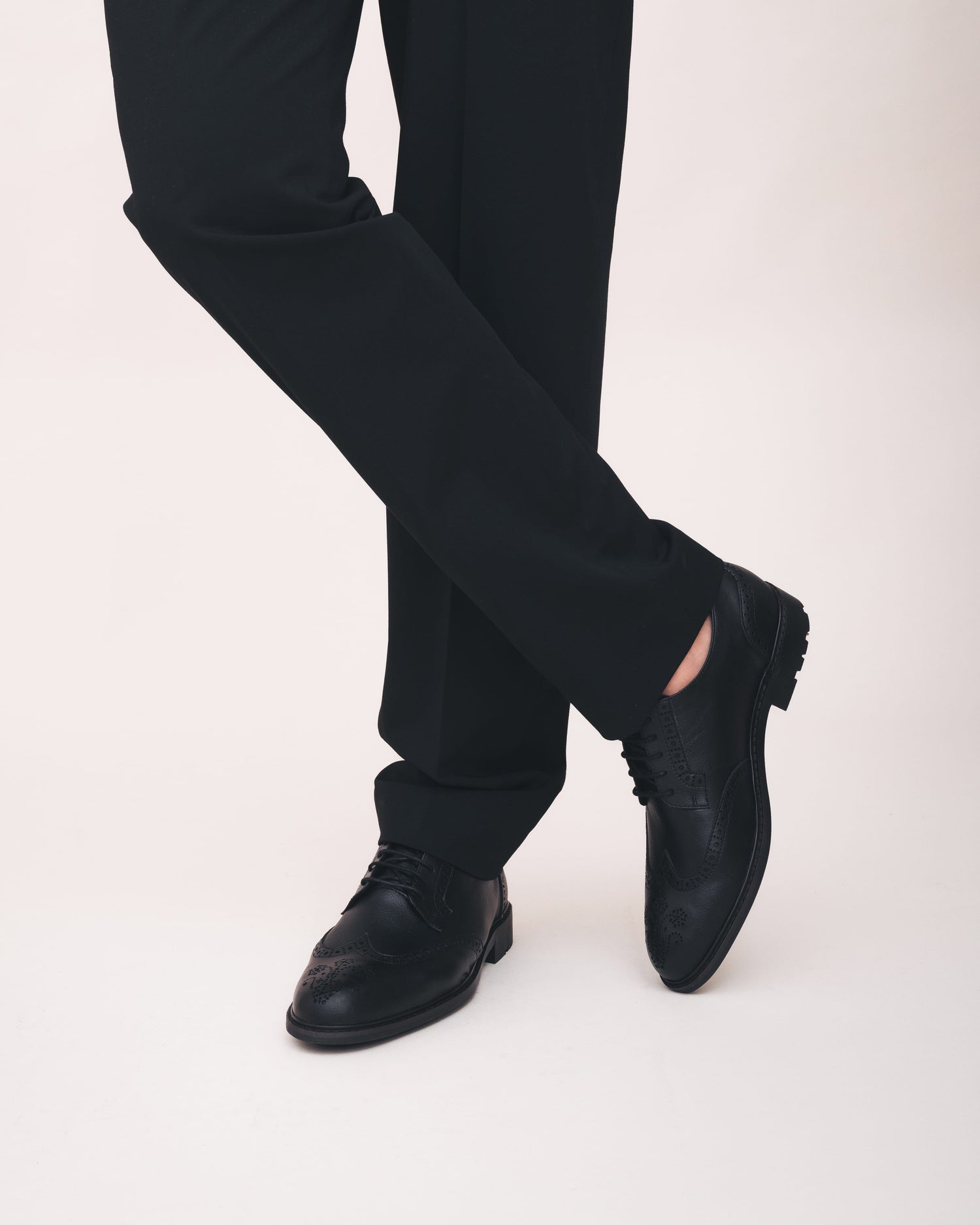 GAEL Schwarze Vegane Derby Brogue