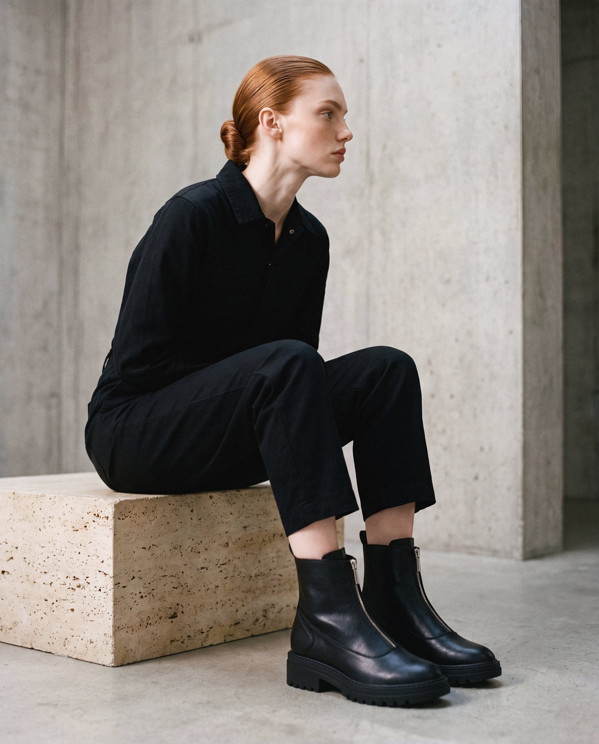 BECCA schwarze vegane Damen-Stiefeletten – Trageaufnahme