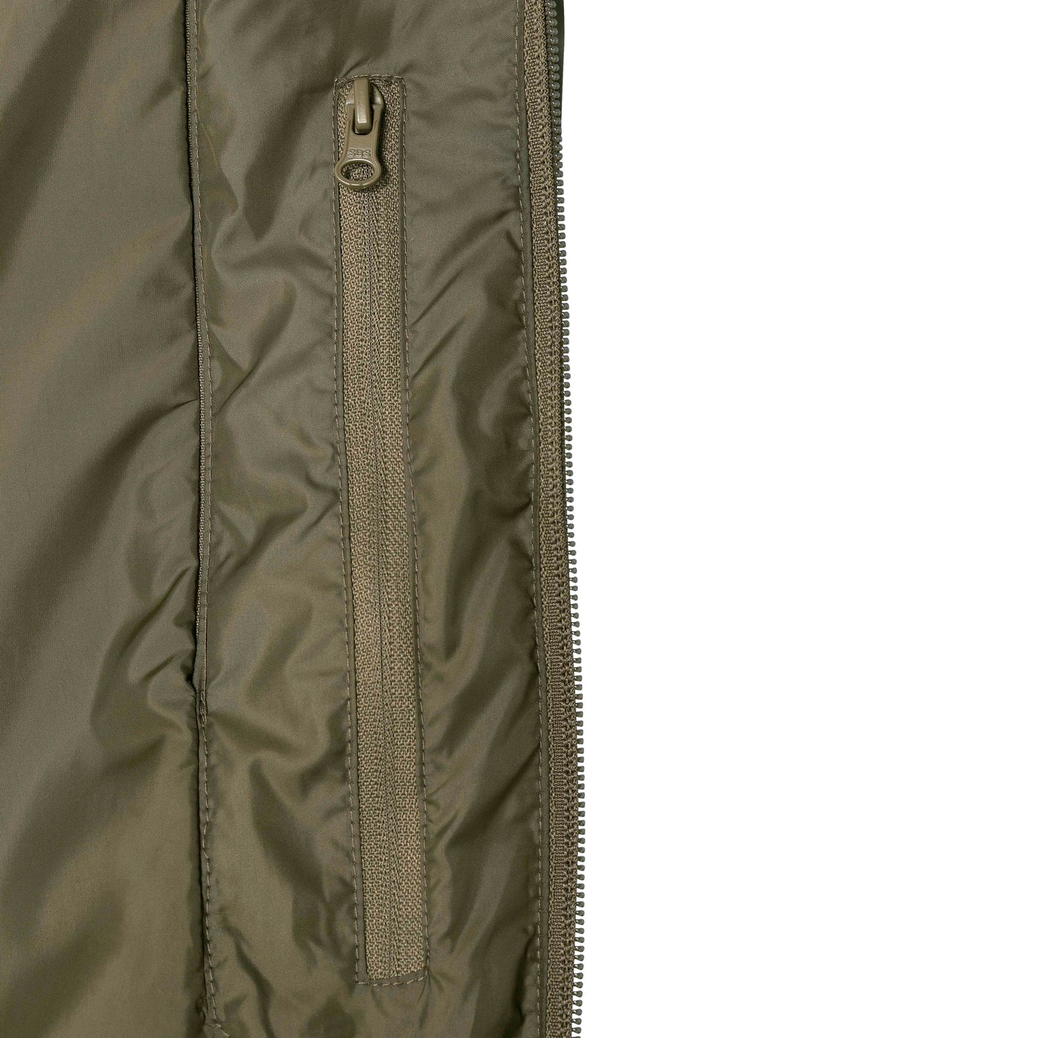 Detail photo of warm and lightweight GUARDIAN puffer jacket, sustainable unisex outerwear crafted from recycled polyester.