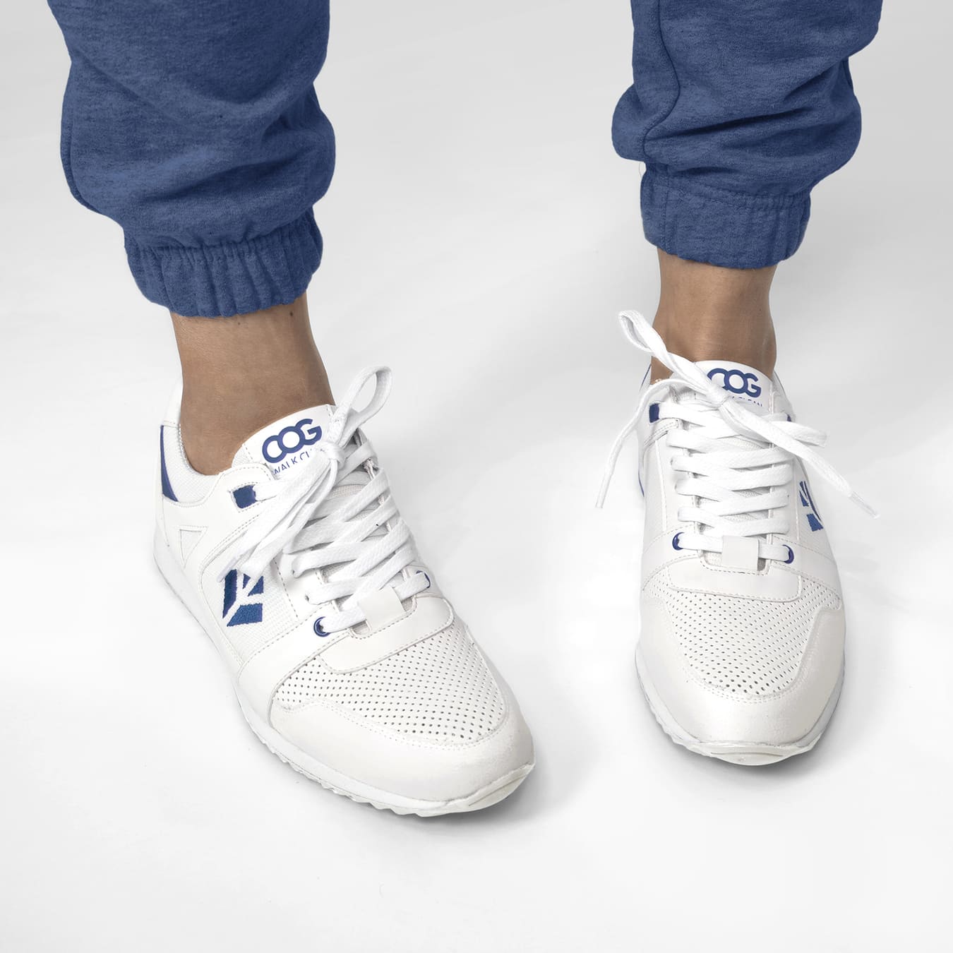 Baskets running végan et écologique femme blanc bleu - Raven Cog