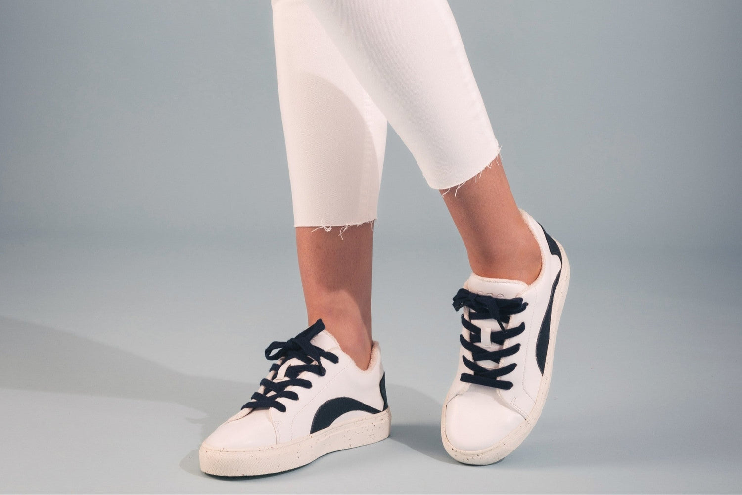 Sneakers basse unisex vegane bianche scarpe ginnastica in pelle di mela e bambù