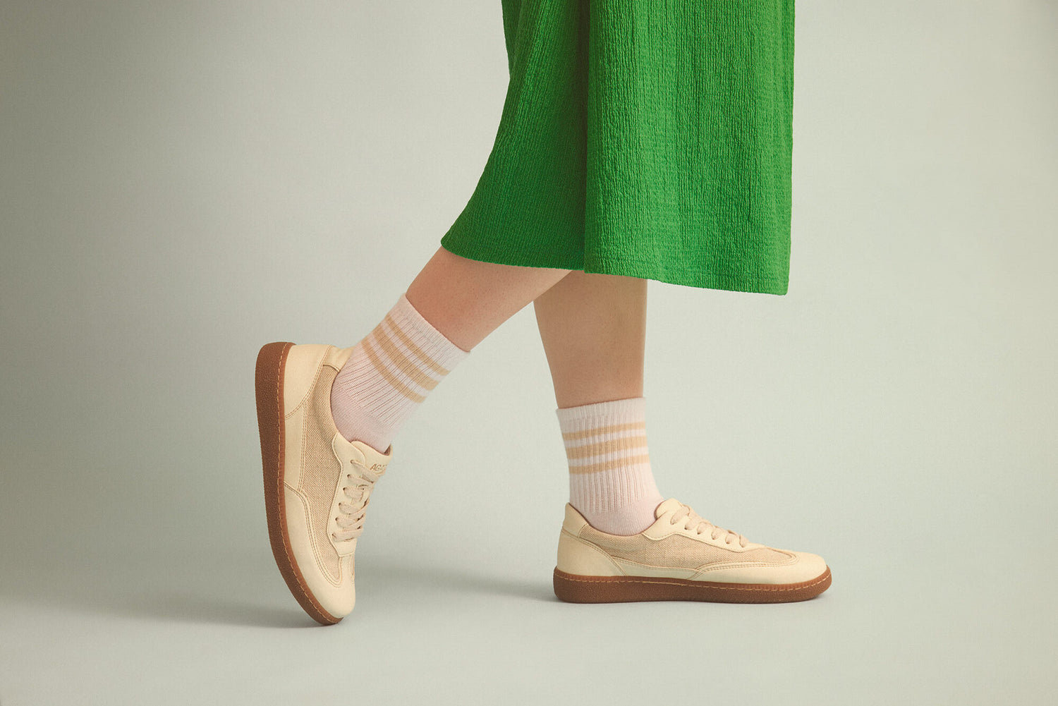 NOMAD SUN | Beige Vegane Sneaker aus Apfelleder & Leinen