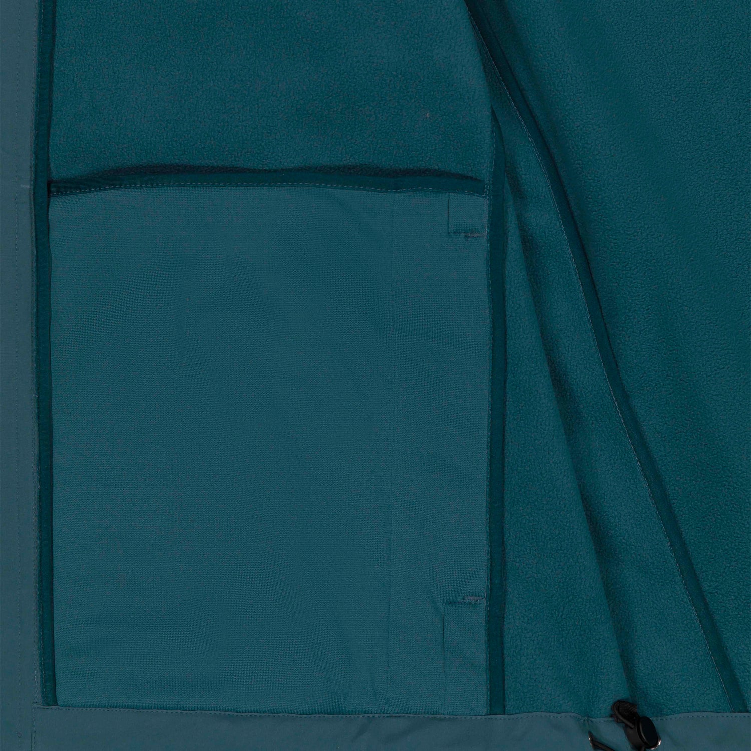 Inside detail shoot of the vegan and cruelty-free men’s softshell jacket with bonded fleece lining, weather protection, 4 colors