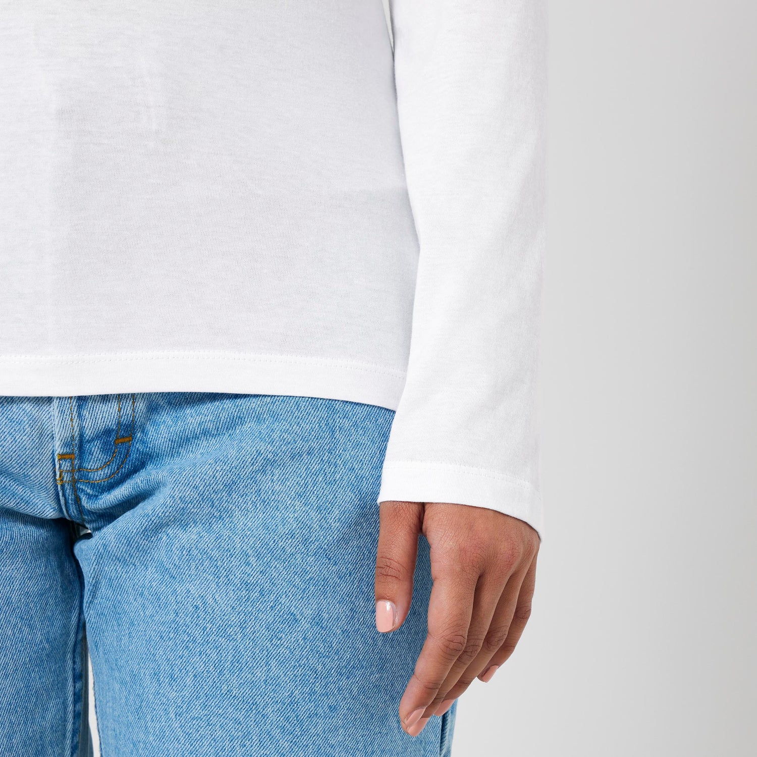 Close-Up white long-sleeve t-shirt for women in organic cotton, NEW WORLD GUARDIANS sustainable basics