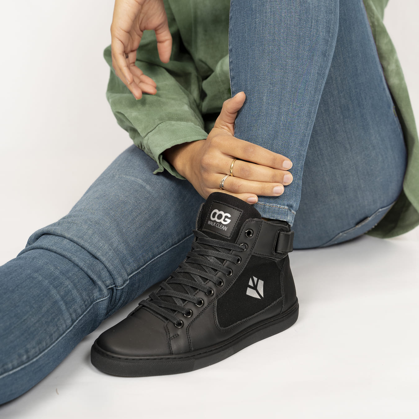 Baskets sneakers montantes végan et écologique noire - Wallace Cog