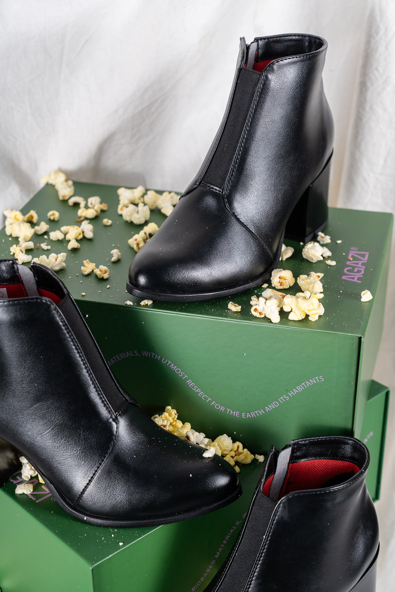 HANA plant-based ankle boots: black