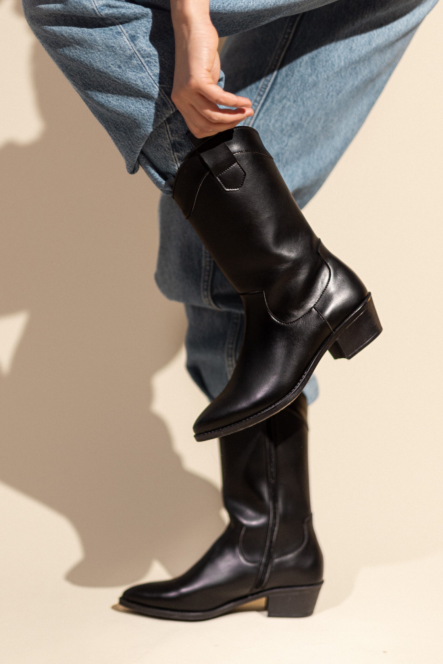 CARMEN Schwarze Vegane Cowboy Boots