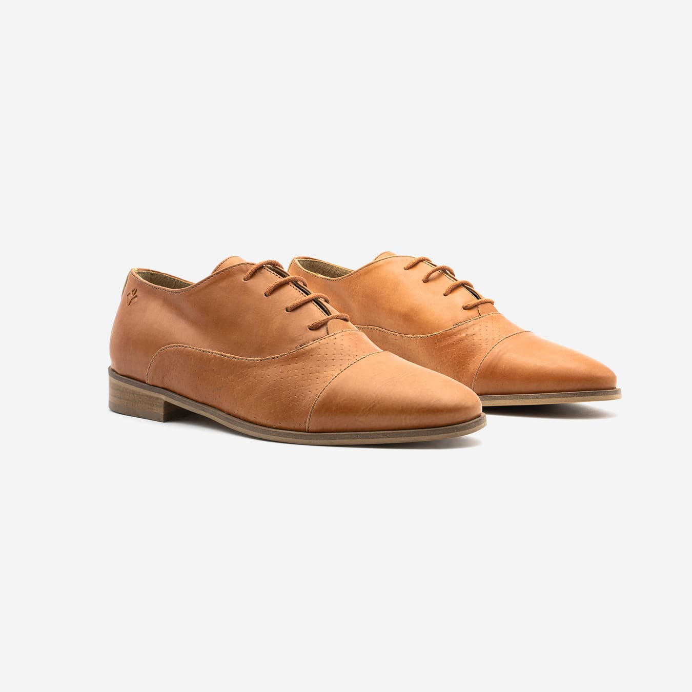 Chaussures de ville végan et écologique femme richelieu marron camel - Aiko Cog