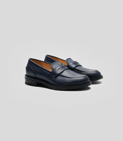 Navy blue vegan loafer for women by Solari Milano, side view