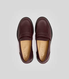 Burgundy vegan loafer for women by Solari Milano, front view