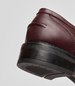 Burgundy vegan loafer for women by Solari Milano, heel detail