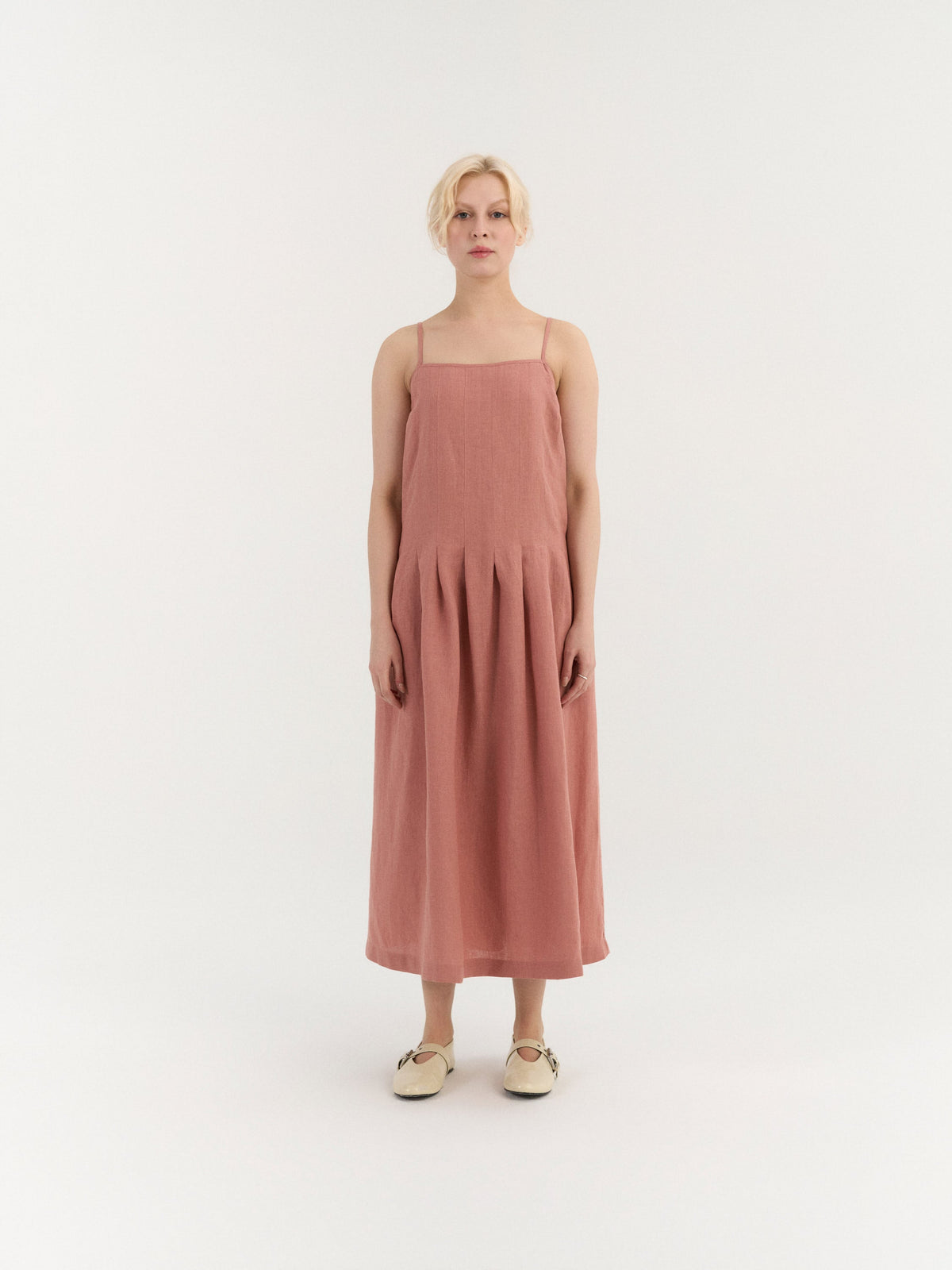 Sarah Kleid mit Falten – Zartrosa von AmourLinen – alternative Ansicht