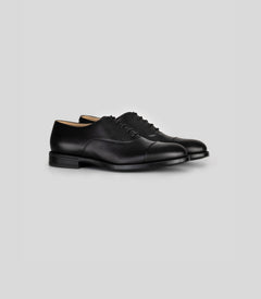 Vegan Oxford - Man stylish black formal shoes with rounded toe and laces, designed for comfort and elegance.