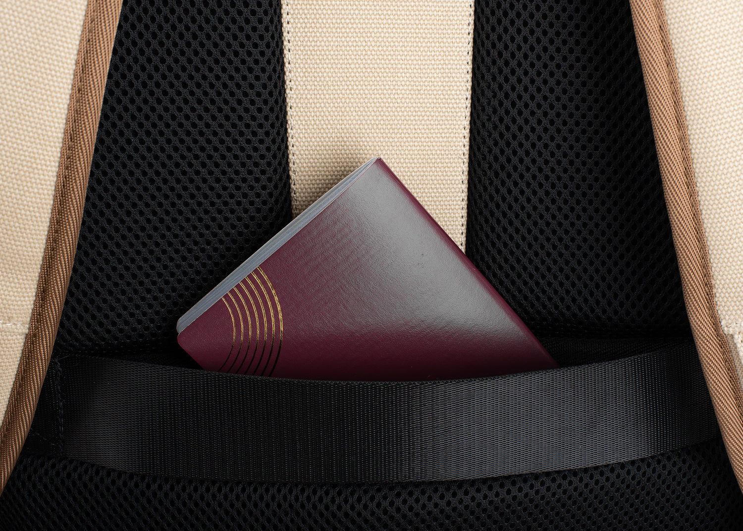 Nomad Backpack – Der 3-in-1 erweiterbare Hanfrucksack für Nomaden