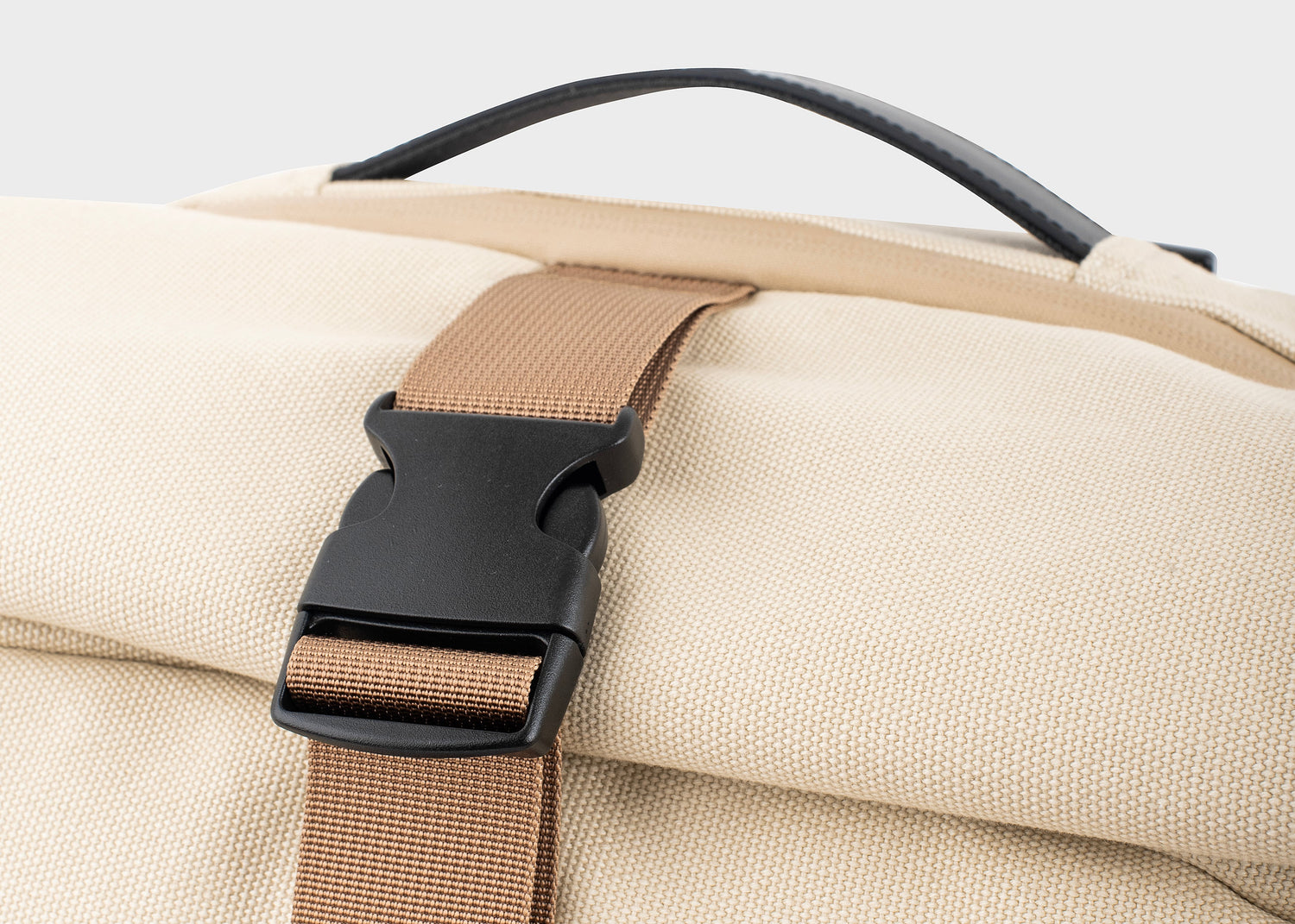Nomad Backpack – Der 3-in-1 erweiterbare Hanfrucksack für Nomaden