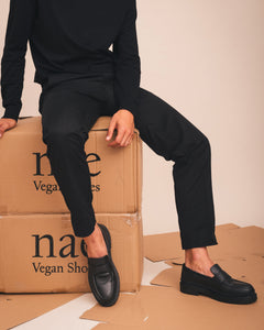 CESAR Black – styled on a model