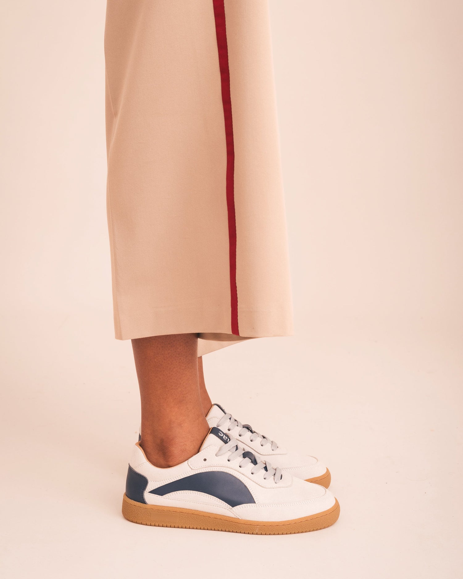 SIDNEY Blue | Vegan Suede Retro Sneakers in White & Blue