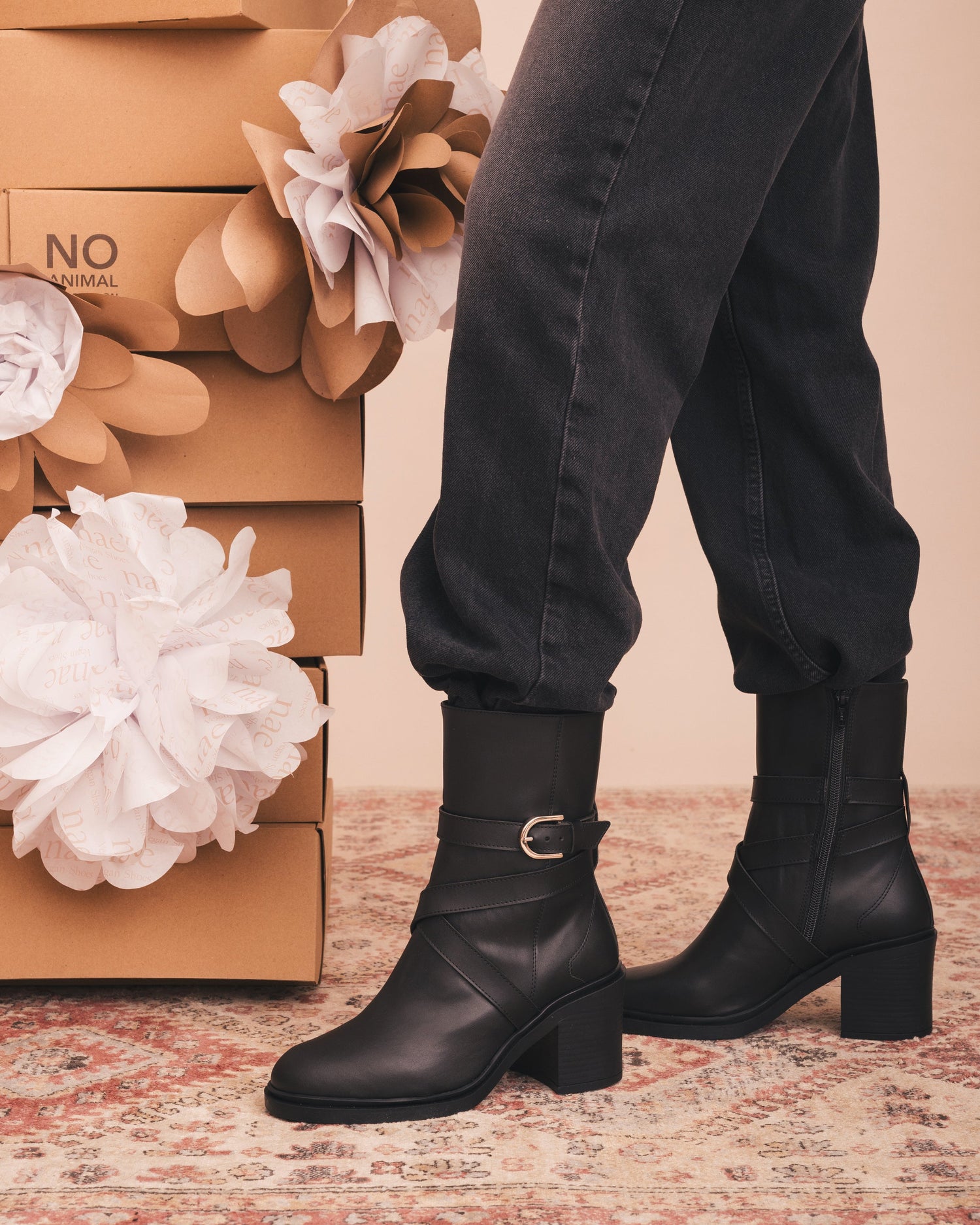 TULAI Black - Elegant Vegan Boots with Heel
