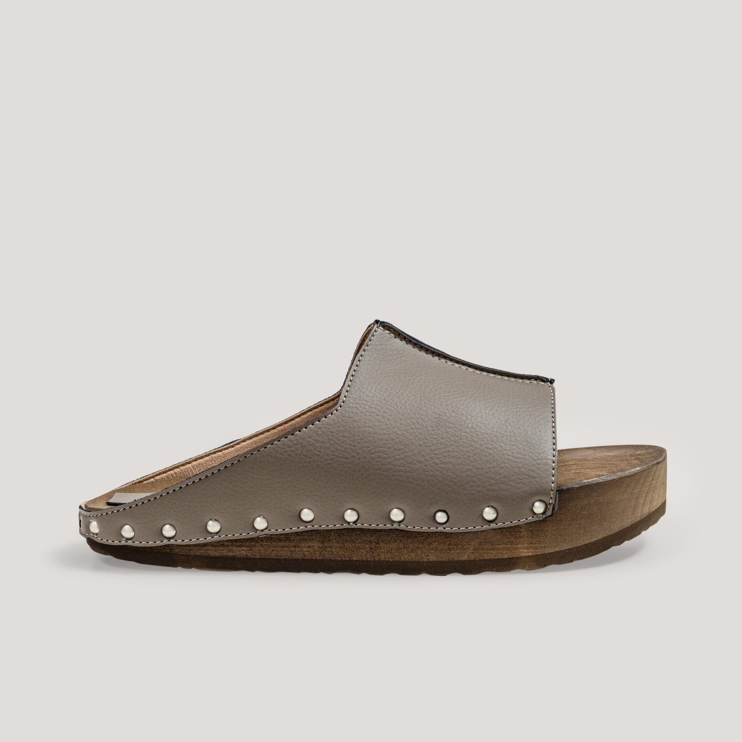 „Pilates, babe!” plant-based clogs: khaki