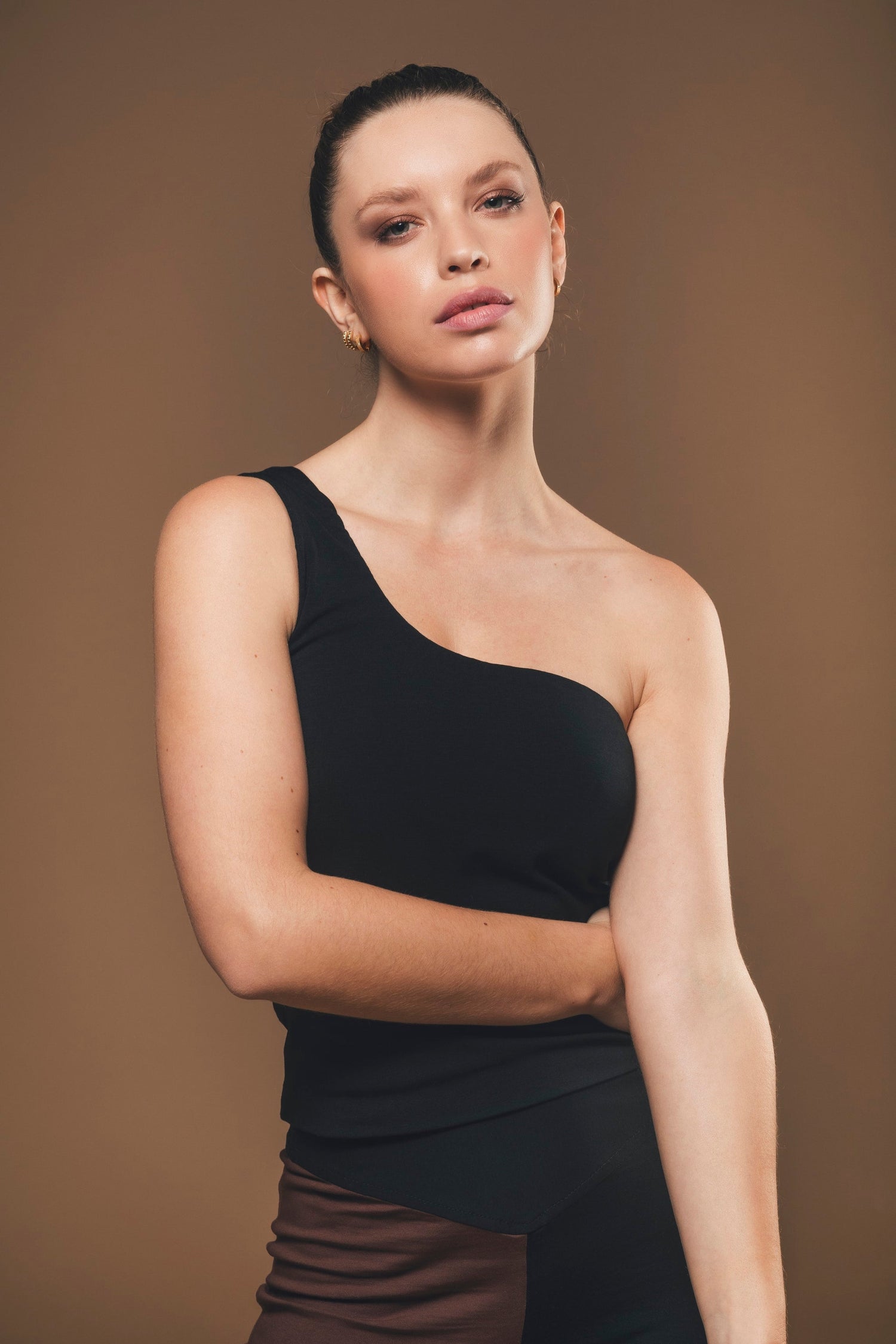 Schwarzes One Shoulder Top aus Bio-Baumwolle – Elodie