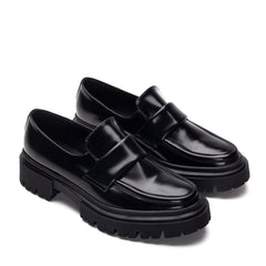 Zapato vegano mocasín moderno negro con suela chunky y forro transpirable