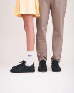 NAE Scarpe da ginnastica vegane basse unisex città quotidiane nere leggere