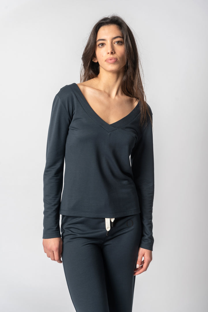 Blaues Sweatshirt mit V-Ausschnitt aus TENCEL™ Lyocell – Lenora