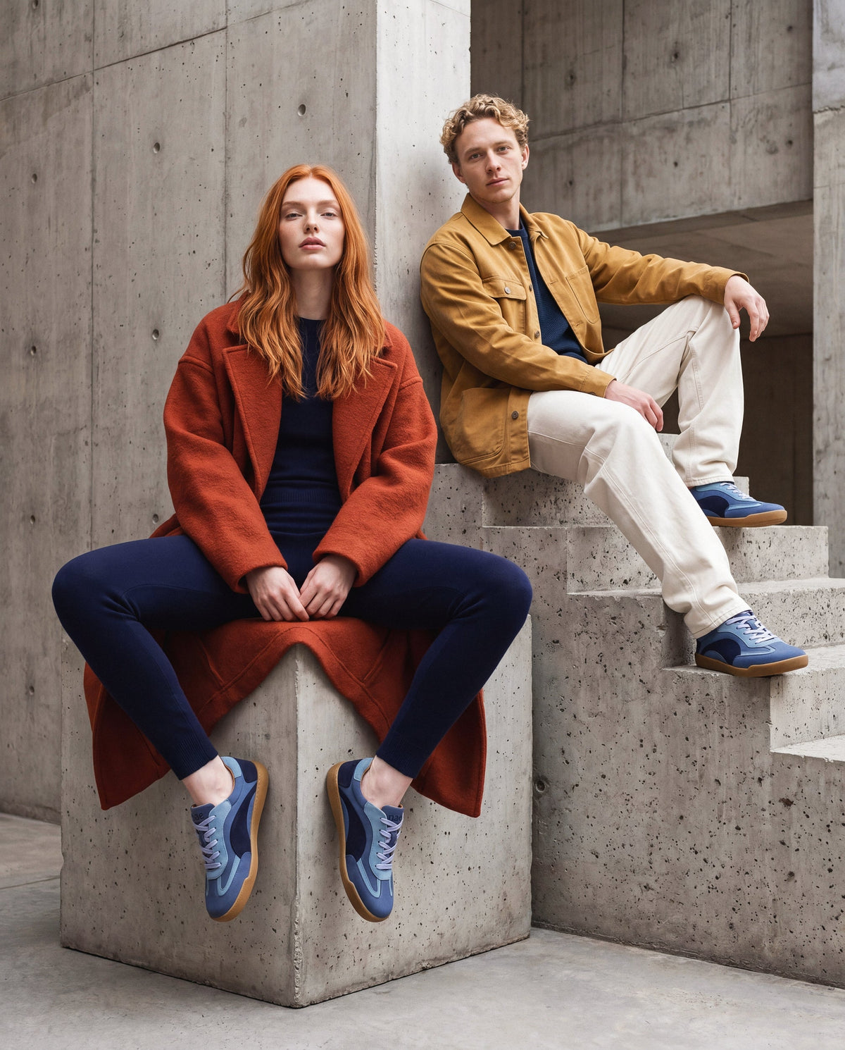 AYA blaue vegane Barfuß-Sneaker mit breiter Zehenbox – Unisex-Trageaufnahme