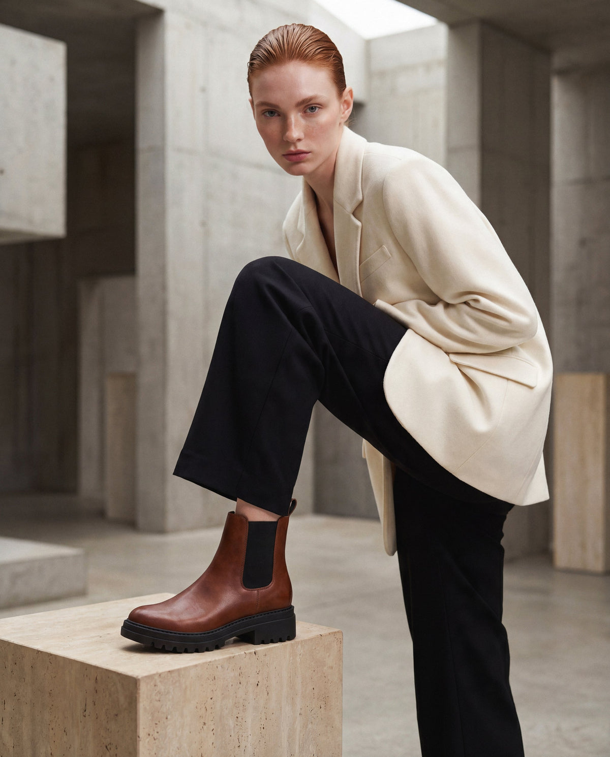 EVIE Brown veganes Chelsea-Stiefelpaar – vegane Damenstiefelette in Cognacbraun mit Profilsohle und elastischen