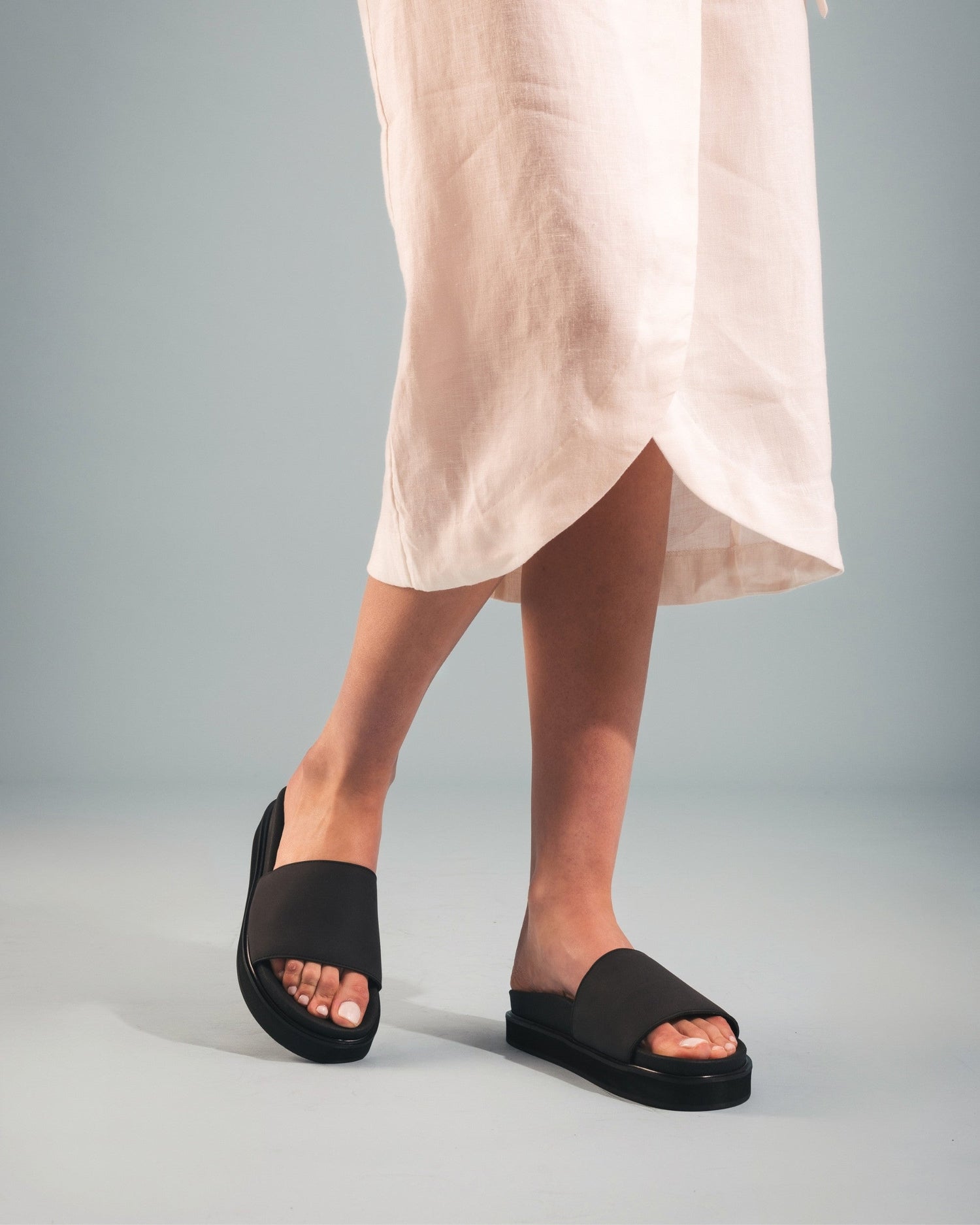 sandalias abiertas con suela chunky | NAE Vegan