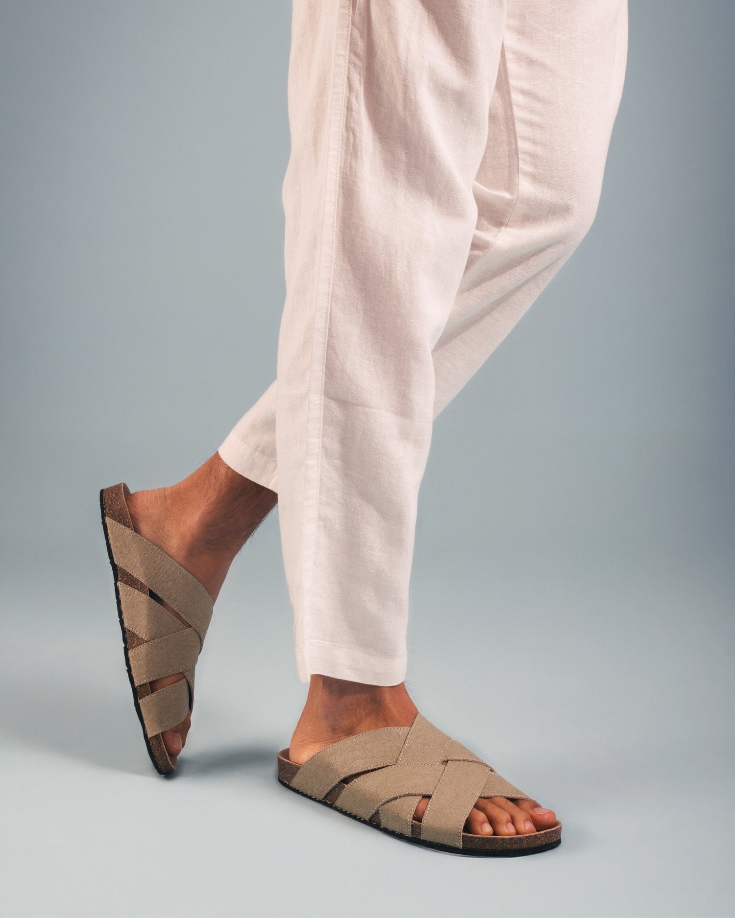 Vegane Sandalen Grün überkreuz verlaufenden Riemen