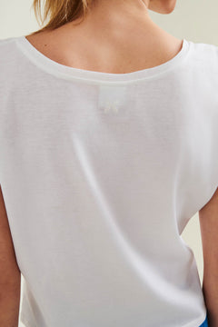 Cropped Yoga Top in Weiß mit Print - Sportkleidung in Bio-Baumwolle – Produktansicht 2